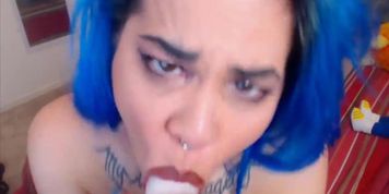 Deepthroat expert does posh extreme gagging