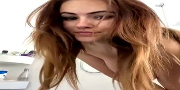 Sexy mild I shower (Sophie Dee, Viking Barbie)