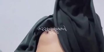 Hanysa Wanita Suka Mainin Anu Tanpa Lepas