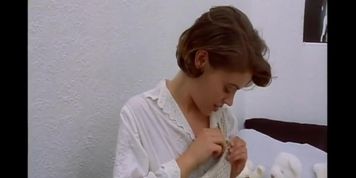 Alyssa Milano embrace of the vampire II
