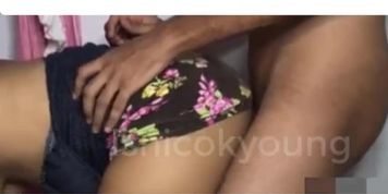 UN TIO DE 30 A&Ntilde;OS CON SU SOBRINA ADOLESCENTE *SE LA METE SUPER DURO*