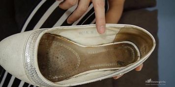 68 Soles Feet