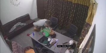 Paki Muslim Bhabhi Boss Sath Sex Ki Office Me CCTV Mms