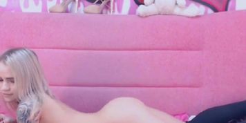 Blonde Teen Loves to Do Anal