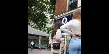 perfect blonde tight jeans