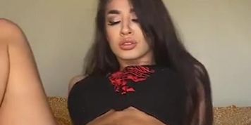 HOT BITCH DILDO SQUIRT