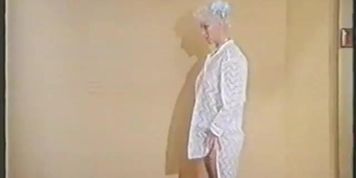 Una ragazza molto viziosa (1988)