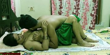 Hot sexy aunty ko teen Nokor ne accha se choda!! hindi audio (Desi Hot)