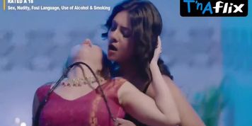 Babita Dubey Sexy Scene  in Pehredaar 5