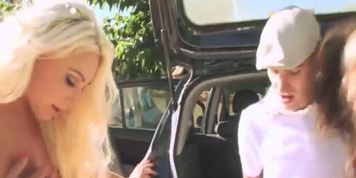 Picnic With Two Elated Babes - Jessica Koks (Caprice Jane)