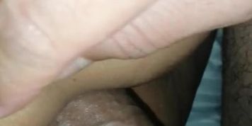 Empiezo a despertar a mi mujer dormida