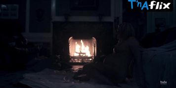 Elisabeth Moss Breasts Scene  in The Handmaid'S Tale