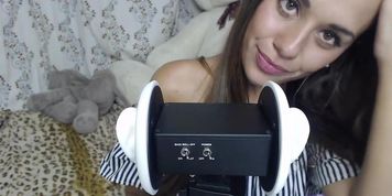 ASMR HoneyGirl Ear licking