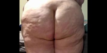 Birthday Spanking: Jiggly Big Ass