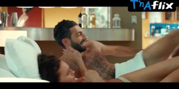 Natalya Zemtsova Breasts,  Underwear Scene  in Chto Tvoryat Muzhchiny! 2