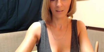 Gorgeous Wet Woman Masturbate On Webcam