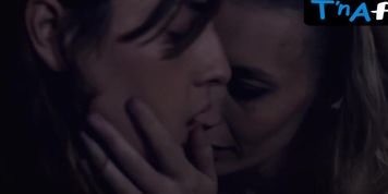 Ebony Nave Lesbian Scene  in Conscious