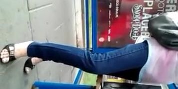 Candid Sexy Mature Feet in Pumps