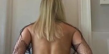 Vicky Stark Asshole Spread &ndash;PPV Spreading Ass n Pussy for Halloween
