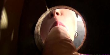 SW Slut Rubs Her Cunt