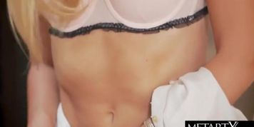 Tracy Delicious found a new dildo and now she tests it