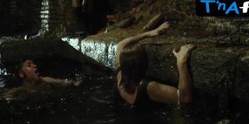 Blanca Suarez Breasts Scene  in El Bar