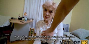 MATURE4K Mature flapper greedily sucks and makes it vaginally with guy