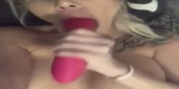 Lonely Girl Masturbates her Pussy at Home