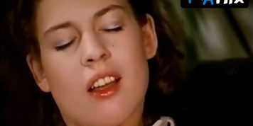 Carola Reyen Bush Scene  in Intime Stunden Auf Der Schulbank