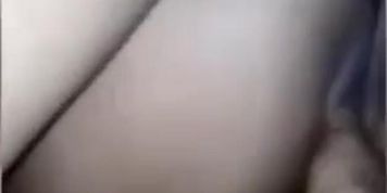 Este S&aacute;bado le hizo la cola un amigo, mientras yo la tocaba yo filmaba, gozo como nunca.