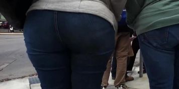 Big Booty Pocketless Jeans Ass