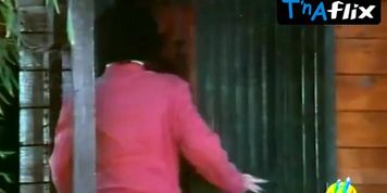 Xiomara Gonzales Breasts Scene  in E Forte Un Casino!