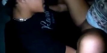 Suave Suruba - Cristiane dando pra dois no carro