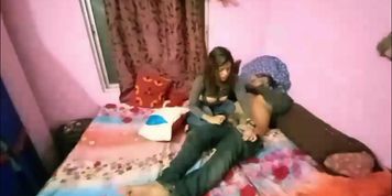 Hello tum joldi aa jaw na, didi gor pe nehi! Indian hot sex