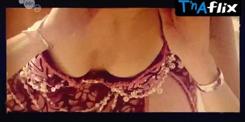Evy Gruyaert Breasts Scene  in Dans Mondial