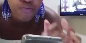 South African girl dancing without panties on IG