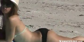 Sexy Bubble butt teen in Bikini