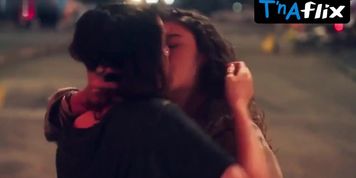 Manoela Aliperti Lesbian Scene  in A5 Five