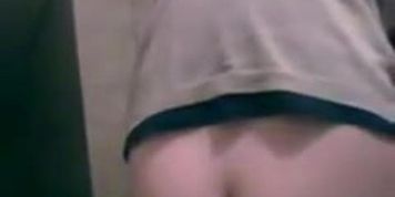 dans la salle de bain vid10 (en camera cachee)