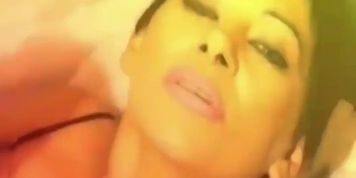 el amiguito de mi hijo me lleno el culo de leche hermoso y me dio unos cuantos latigazos (Perla Lopez)