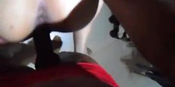 Morena gostosa gemendo de quatro