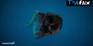 Lola Tung Breasts,  Bikini Scene  In The Summer I Turned Hot