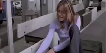EUF EH Serving Sara pants ripped off