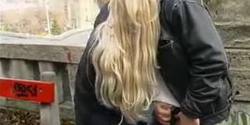 Handjob in the city 1