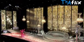 Heidi Klum Underwear Scene  in Victoria'S Secret Fashion Show 2008