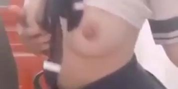 Em n? sinh t?p l&agrave;m ng??i l?n