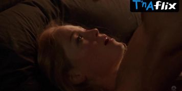 Erika Christensen Sexy Scene  in Parenthood