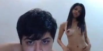 Rica morena con novio