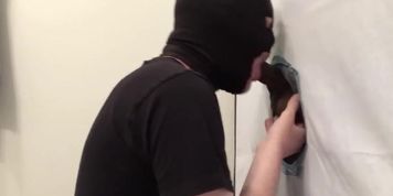 DL Chicago basketball player with BBC get sucked and gets loud