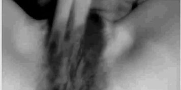 nice body girl fingering her pussy on webcam